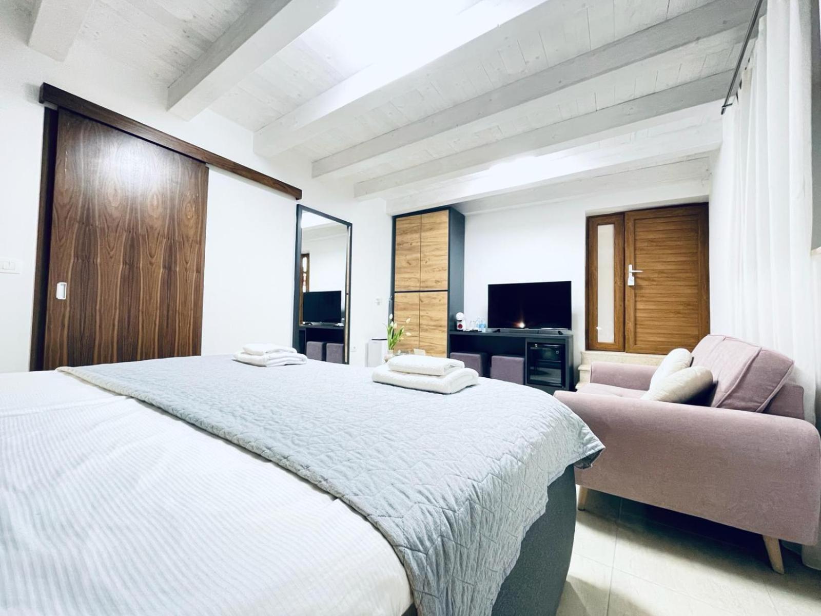 Fazana City Rooms With Free Parking Екстериор снимка