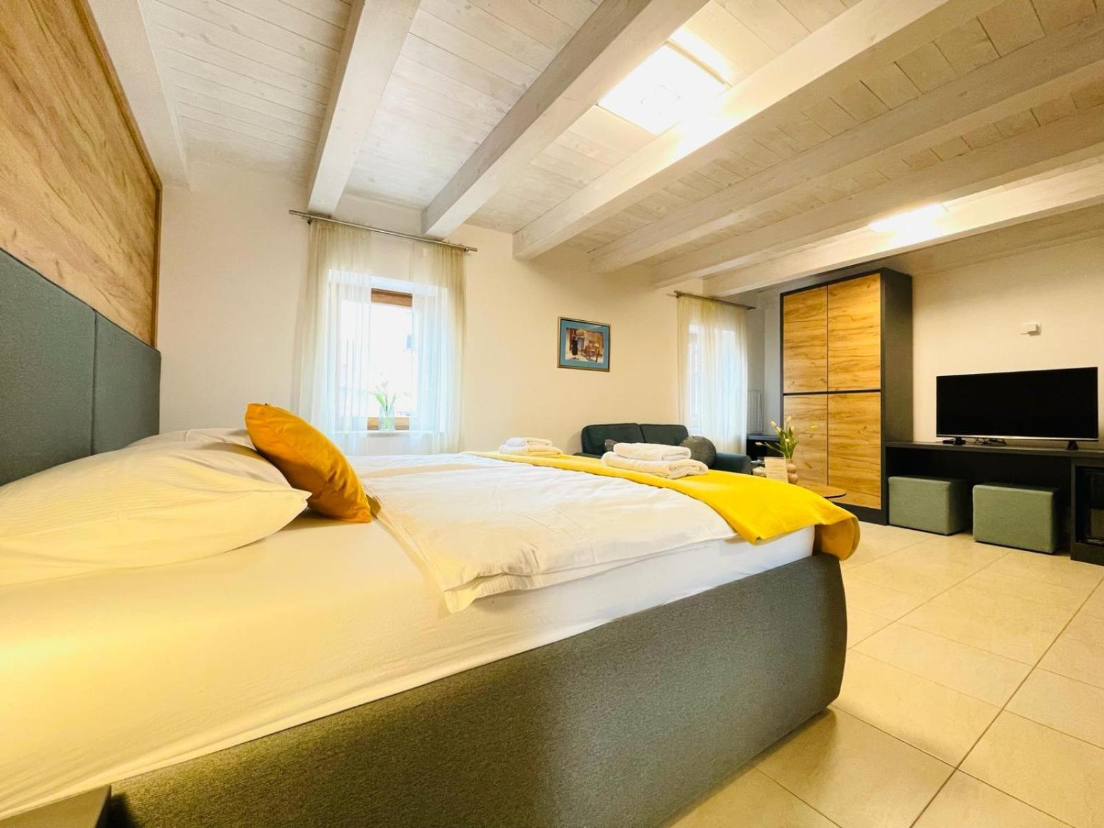 Fazana City Rooms With Free Parking Екстериор снимка