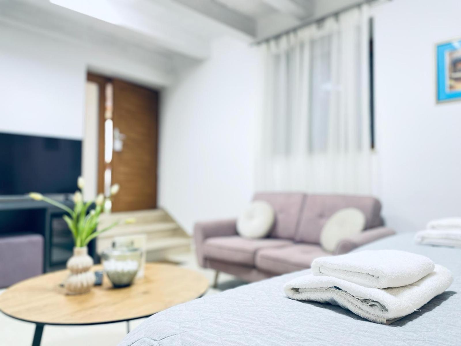 Fazana City Rooms With Free Parking Екстериор снимка