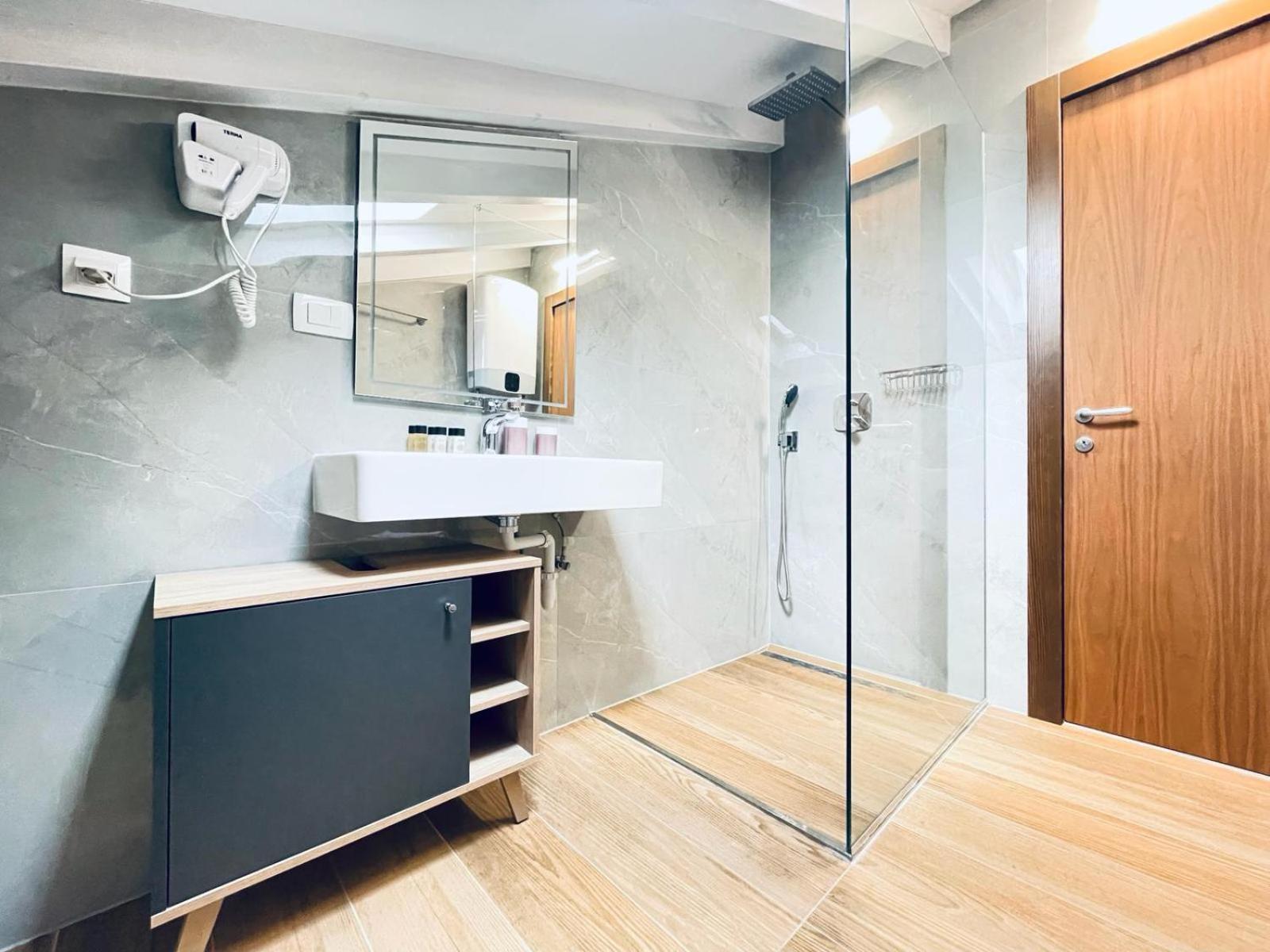 Fazana City Rooms With Free Parking Екстериор снимка