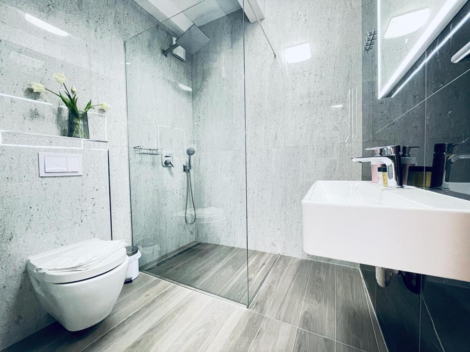 Fazana City Rooms With Free Parking Екстериор снимка